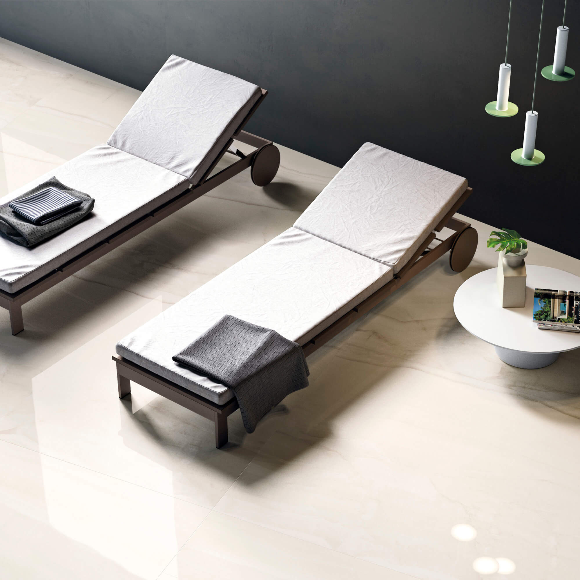 Marmi Maximum Bright Onyx 4 Zone de relaxation élégante avec chaises longues modernes sur un sol en marbre Marmi Maximum Bright Onyx, ambiance sereine renforcée par un éclairage doux et des touches végétales.